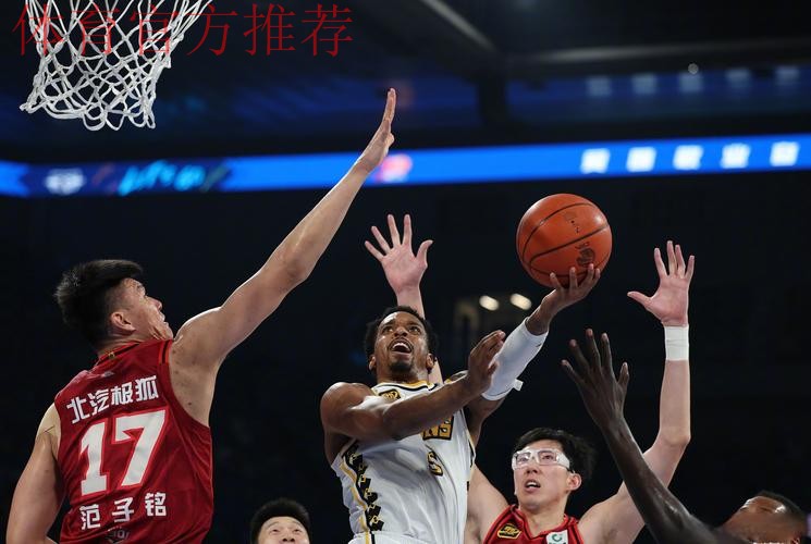 CBA俱乐部杯-广厦擒山东获三连胜 广东26分轻取江苏 CBA俱乐部杯-广厦擒山东获三连胜 广东26分轻取江苏